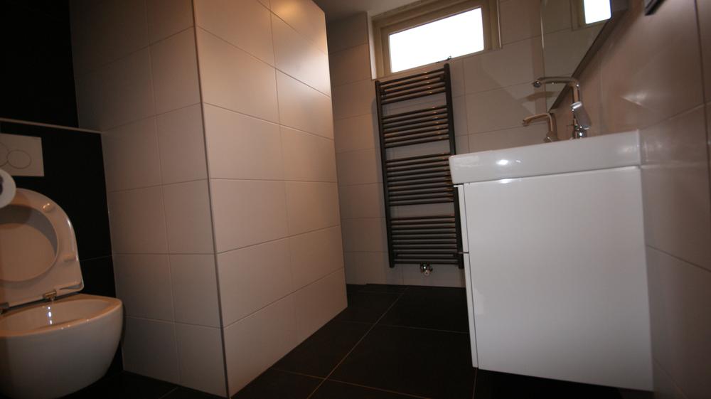 Badkamer of toilet in Breda, gerenoveerd door Neefs Badkamerrenovatie